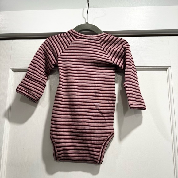 Kate Quinn Organic Cotton baby one piece 6-12M purple pink stripe - Picture 5 of 5